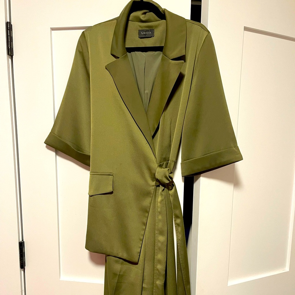 Amazing green/camouflage classic silk suit